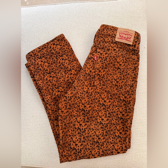 LEVI'S Wedgie Hi-Rise Corduroy Stretch Straight Jeans Leopard Animal Print sz 30 - Picture 3 of 10